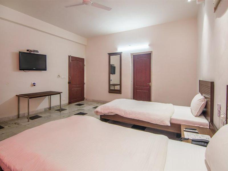Hotel Bhakti Dhama Vrindāvan Extérieur photo