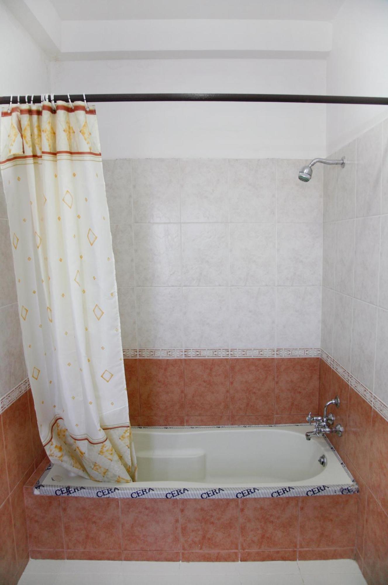 Hotel Bhakti Dhama Vrindāvan Chambre photo