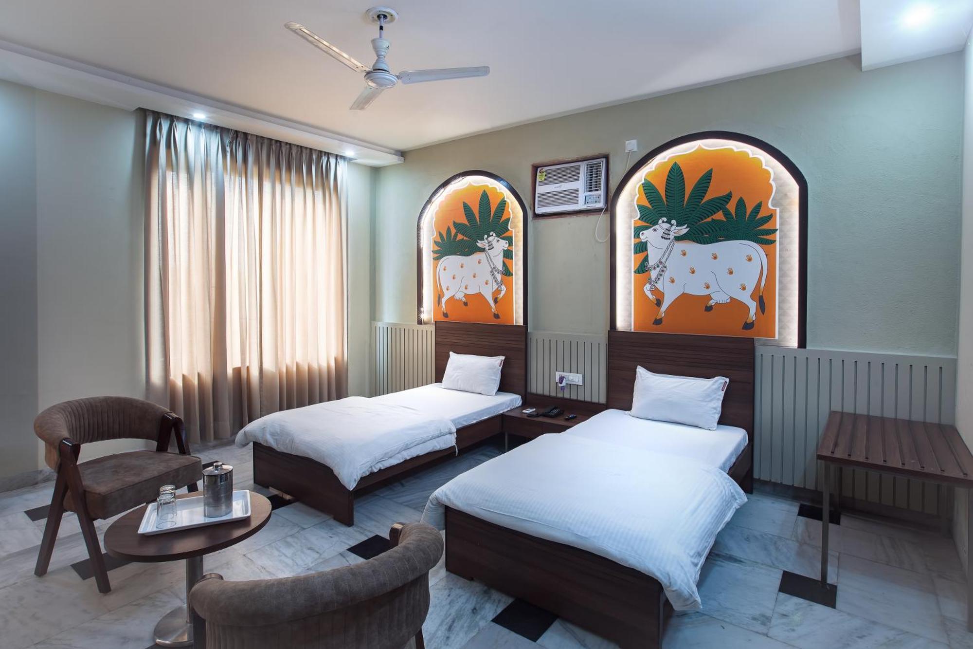 Hotel Bhakti Dhama Vrindāvan Extérieur photo