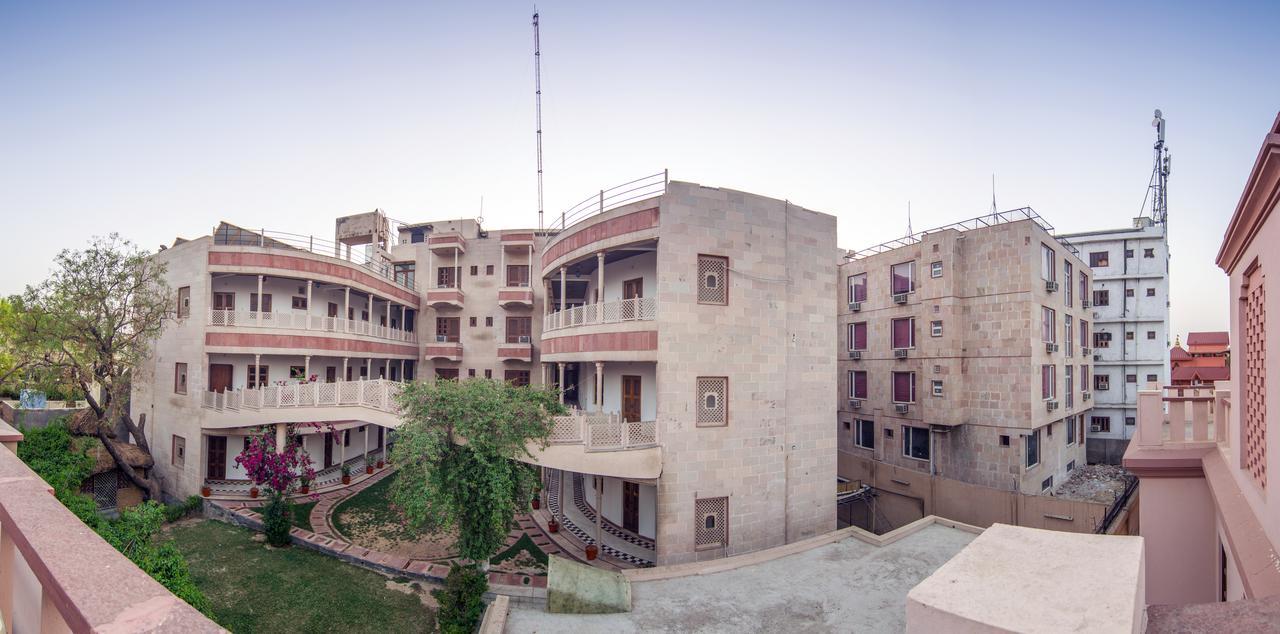Hotel Bhakti Dhama Vrindāvan Extérieur photo